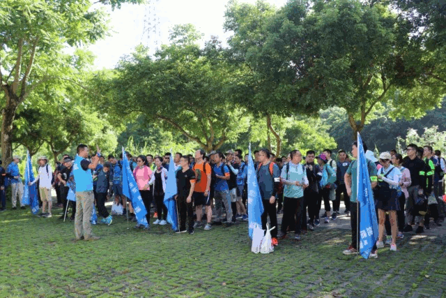 尊龙凯时百家乐研究院团建2.gif